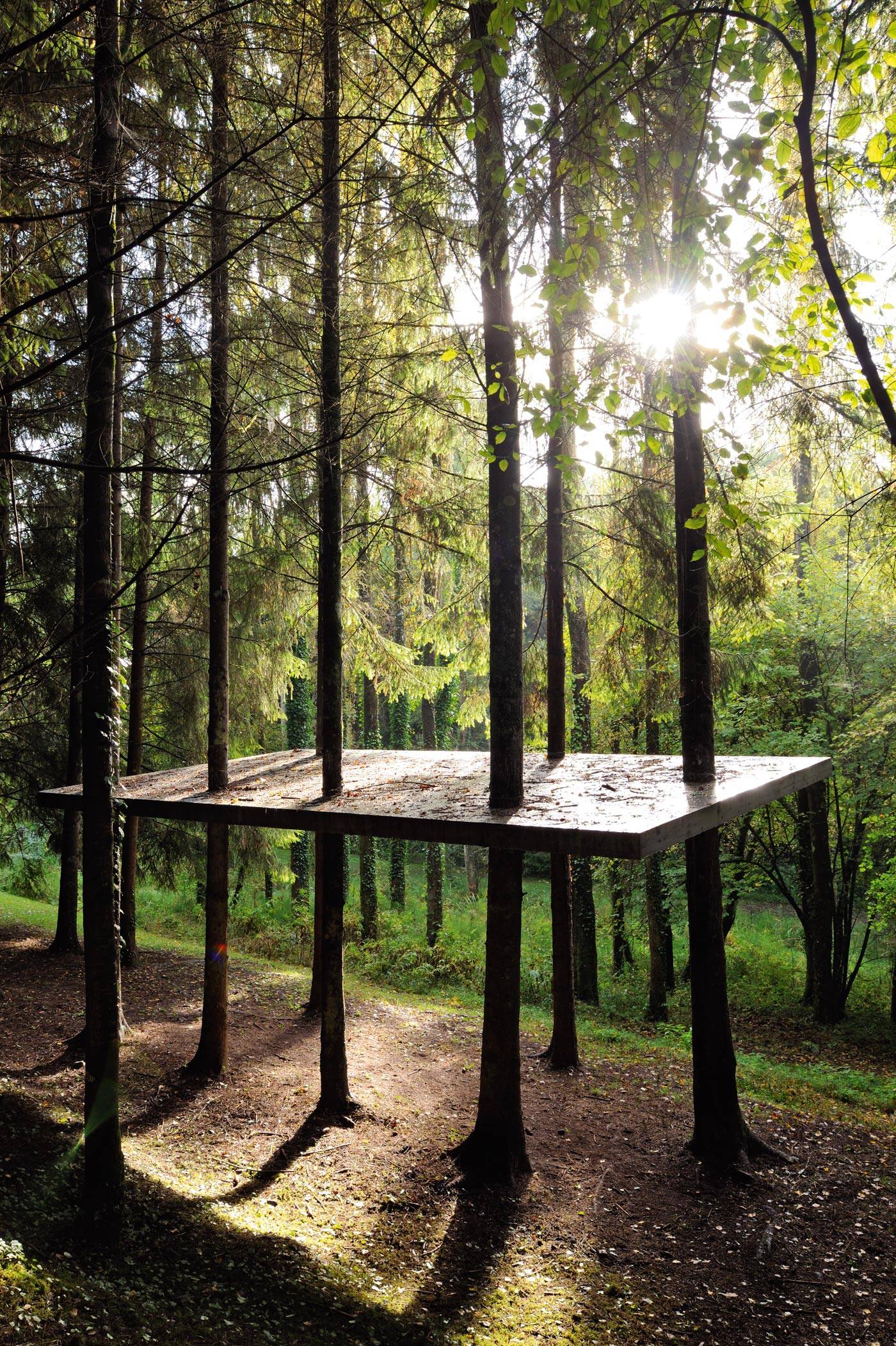 « Sans titre » de Karsten Födinger (2012) évoque la tension entre des forces opposées (galerie Raeber von Stenglin, Zürich).