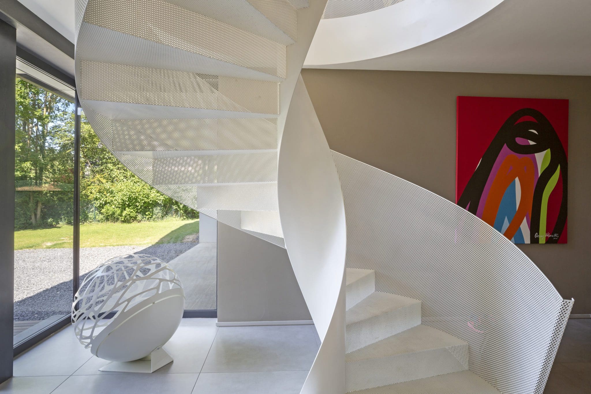 Une maison contemporaine édifiée sur une colline | Residences ...