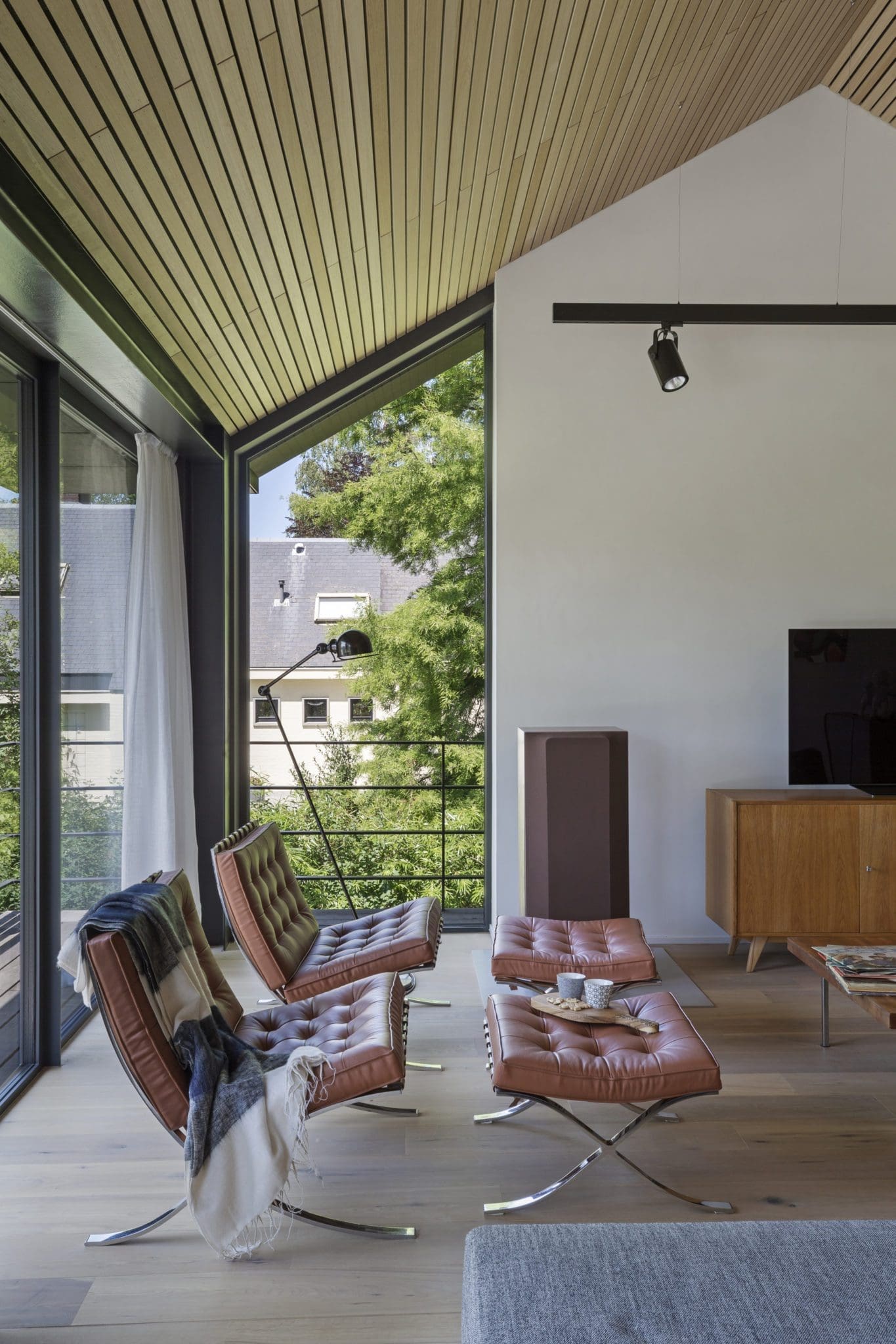 Une maison contemporaine édifiée sur une colline | RD - Résidences ...