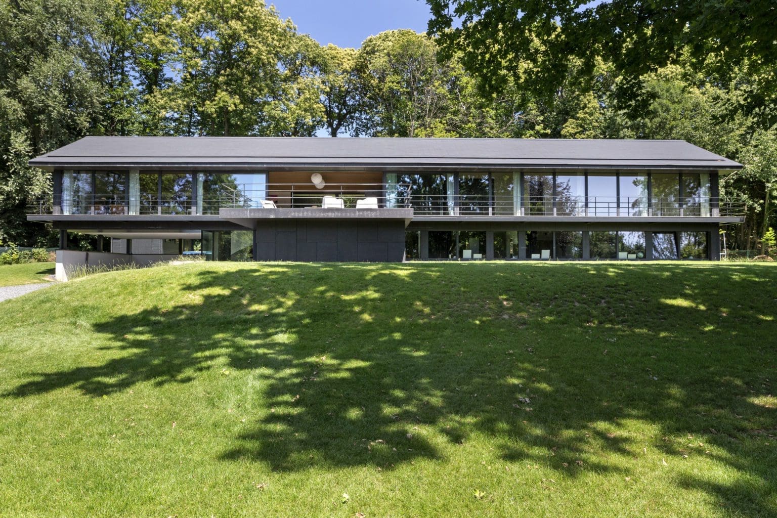 Une maison contemporaine édifiée sur une colline | RD - Résidences ...